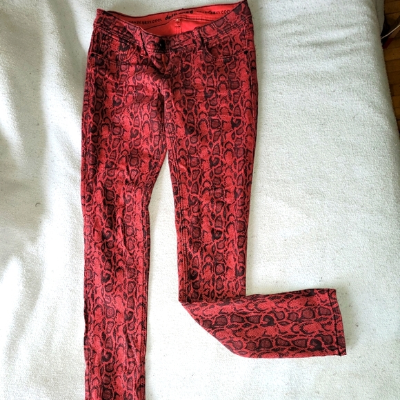 Denim - Leapord print Red Skinny Jeans!